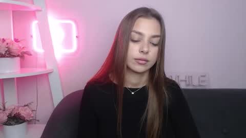 milanaangelas online show from November 2025 06:19:01 AM