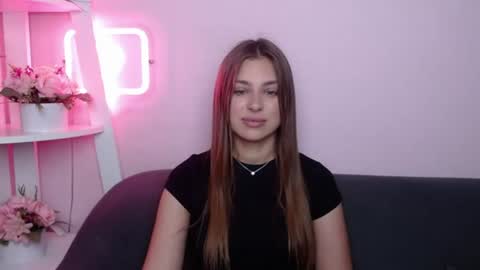 milanaangelas online show from June 2026 04:40:01 AM