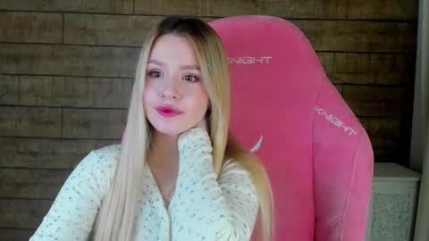 Snapshot of milanabalmain chatting on March 2026 04:24:02 PM MilanaBalmain online show from March 2026 04:24:02 PM