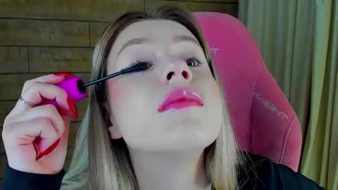 Snapshot of milanabalmain chatting on March 2026 04:06:01 AM MilanaBalmain online show from March 2026 04:06:01 AM