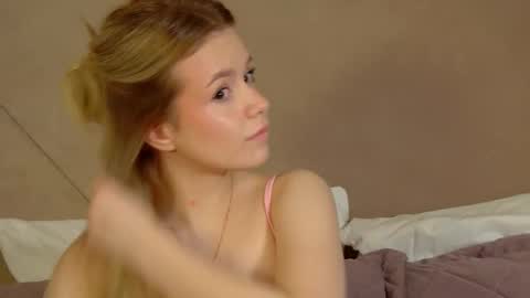 Snapshot of milanabalmain chatting on March 2026 04:39:01 AM MilanaBalmain online show from March 2026 04:39:01 AM