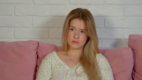 Snapshot of milanabalmain chatting on April 2026 04:25:01 PM MilanaBalmain online show from April 2026 04:25:01 PM