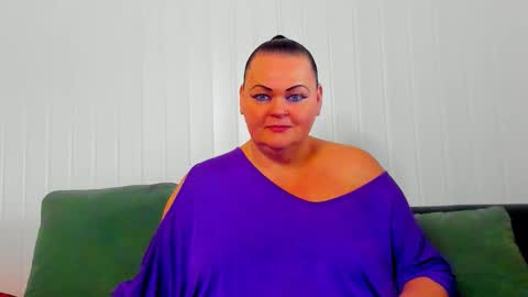 Lana online show from February 2026 12:09:01 PM