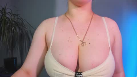 Milana online show from July 2026 10:05:02 PM