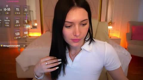 Milana online show from May 2026 01:17:02 PM