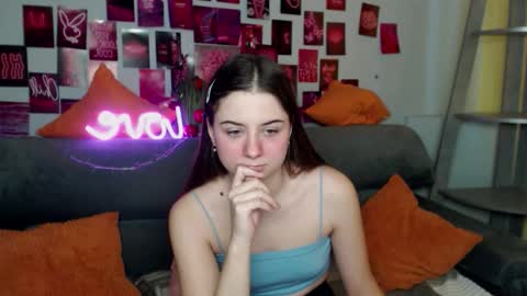 milanaroz online show from November 2025 06:13:02 AM