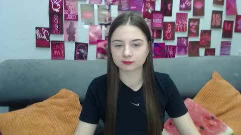 milanaroz online show from March 2026 05:46:02 AM