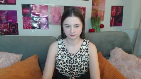 Snapshot of milanaroz chatting on May 2026 05:13:01 AM milanaroz online show from May 2026 05:13:01 AM