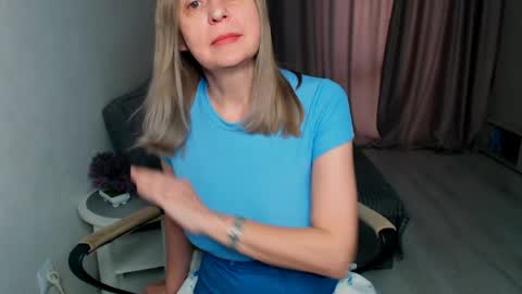 Milena online show from April 2026 07:52:01 AM