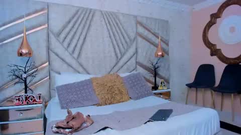MILANMERCIER online show from July 2026 04:08:01 AM