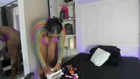 milasantoss online show from July 2026 11:37:02 AM
