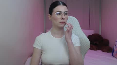 milasecretsss online show from April 2026 12:03:01 PM
