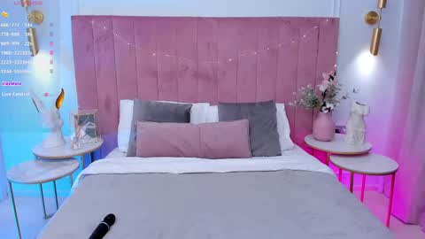 Mia online show from March 2025 05:38:02 AM