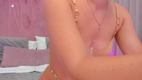 Mia online show from May 2026 05:25:02 AM