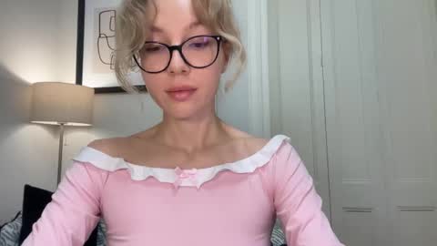 Snapshot of milayah chatting on November 2025 03:34:02 PM Mila online show from November 2025 03:34:02 PM