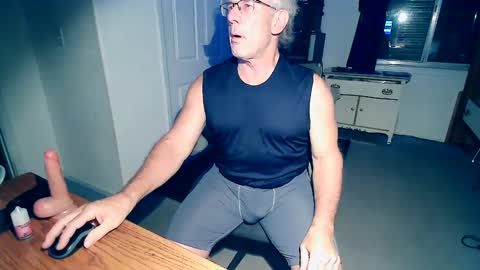 Milehi1958 online show from October 2025 10:35:01 AM