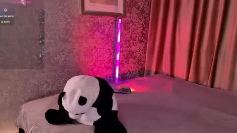Mia online show from June 2026 02:45:01 PM