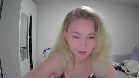 Milena new nonude shy blonde natural online show from November 2025 11:40:01 PM
