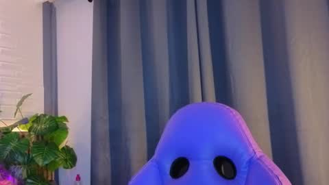 milena_lawson online show from December 2025 10:46:02 AM