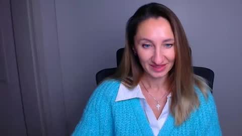 Snapshot of milena_sunny_ chatting on December 2025 06:42:02 AM Milena online show from December 2025 06:42:02 AM