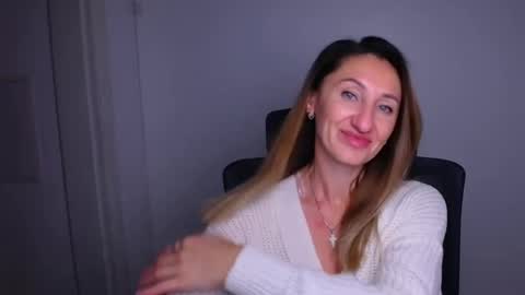 Snapshot of milena_sunny_ chatting on December 2025 12:12:01 PM Milena online show from December 2025 12:12:01 PM