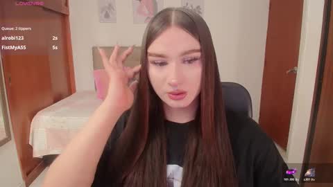 Miley online show from November 2025 04:18:02 PM