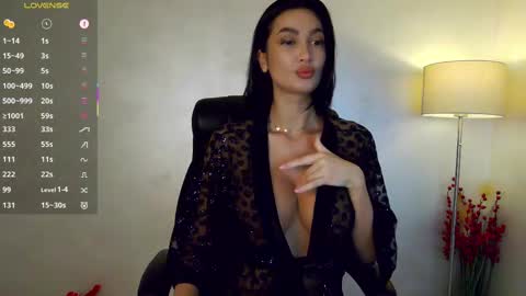 Snapshot of miley_me chatting on February 2025 07:13:02 AM M online show from February 2025 07:13:02 AM