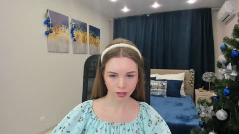 Snapshot of mileygloss chatting on December 2024 12:02:01 AM mileygloss online show from December 2024 12:02:01 AM