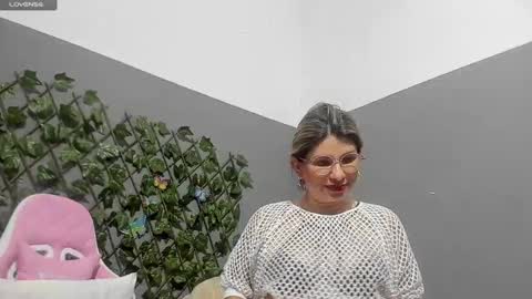 kassandra online show from December 2024 07:54:01 PM