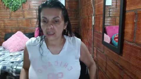 Snapshot of milf_fantassy chatting on September 2025 03:29:01 AM Ana online show from September 2025 03:29:01 AM