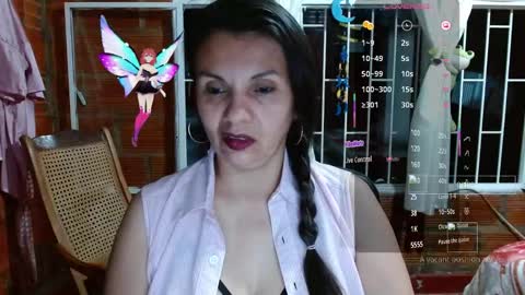 Snapshot of milf_fantassy chatting on November 2025 04:06:02 AM Ana online show from November 2025 04:06:02 AM