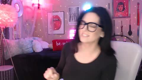 Milf Lacey online show from February 2025 04:37:02 PM