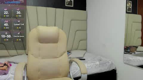 Snapshot of milf_meli chatting on March 2025 07:02:01 PM milf_meli online show from March 2025 07:02:01 PM