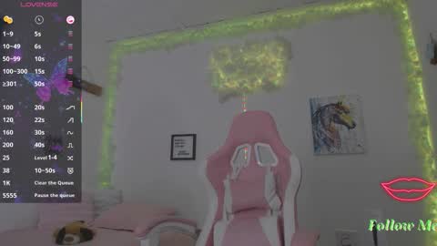 Snapshot of milfaaura chatting on March 2026 08:26:33 AM Aura online show from March 2026 08:26:33 AM