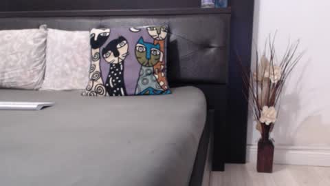 milfa online show from September 2025 04:25:01 AM