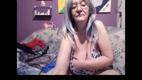 Milfchantal online show from February 2025 04:44:01 PM
