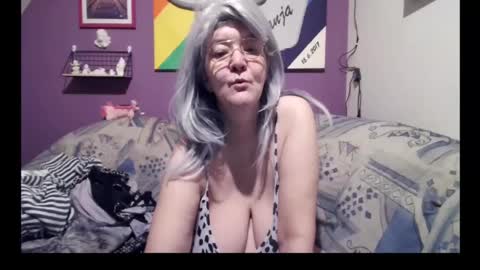 Milfchantal online show from February 2025 08:26:02 AM