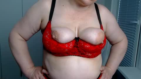 MilfScarlette online show from July 2026 03:42:02 AM