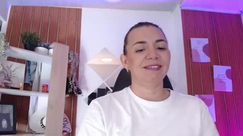 Sara  online show from July 2026 11:06:01 AM
