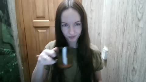 Snapshot of miliah chatting on January 2025 07:10:01 PM miliah online show from January 2025 07:10:01 PM