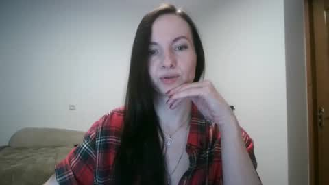 Snapshot of miliah chatting on November 2025 07:47:01 PM miliah online show from November 2025 07:47:01 PM