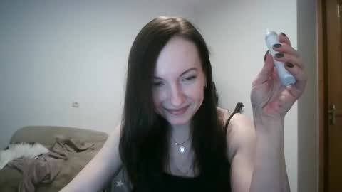 Snapshot of miliah chatting on November 2025 07:45:01 PM miliah online show from November 2025 07:45:01 PM