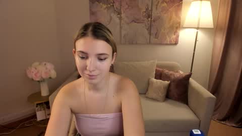 Snapshot of milinafox chatting on October 2025 04:45:02 AM milinafox online show from October 2025 04:45:02 AM