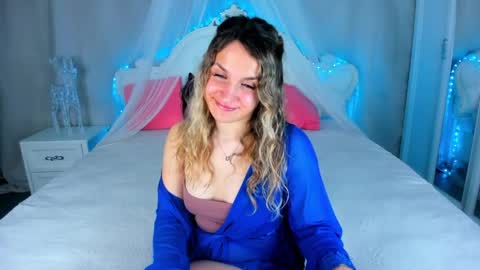 Snapshot of milkablond chatting on April 2026 01:06:02 AM milkablond online show from April 2026 01:06:02 AM