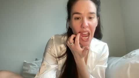 Snapshot of milkandhoneylullabies chatting on January 2025 11:21:02 AM Milk online show from January 2025 11:21:02 AM