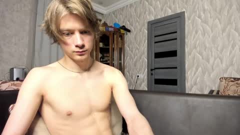 Isaac online show from May 2026 09:45:02 PM