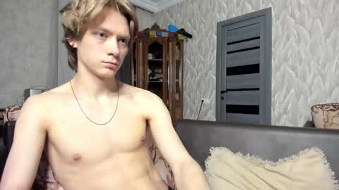 Isaac online show from May 2026 09:33:01 PM