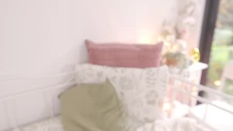 milky_0 online show from June 2026 07:19:01 PM