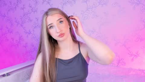 Snapshot of milky_waybaby chatting on December 2024 11:23:02 AM Vivian online show from December 2024 11:23:02 AM