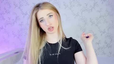 Snapshot of milky_waybaby chatting on February 2025 01:39:01 PM Vivian online show from February 2025 01:39:01 PM